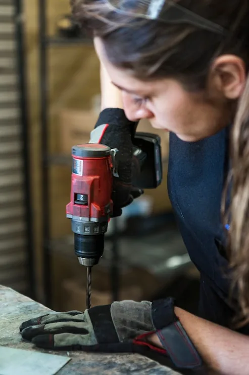 Perforando una pieza de metal
