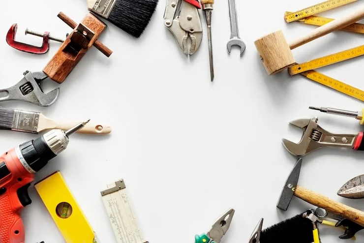 Kit de herramientas basicas sobre fondo neutro